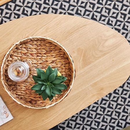 Modern Living Apt - Emberly - Private Parking Нови Сад Екстериор снимка