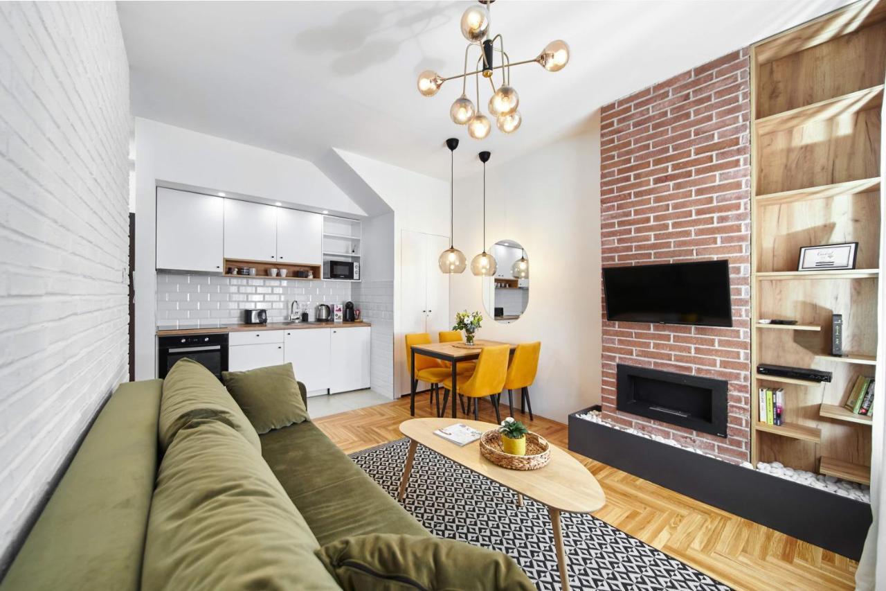 Modern Living Apt - Emberly - Private Parking Нови Сад Екстериор снимка