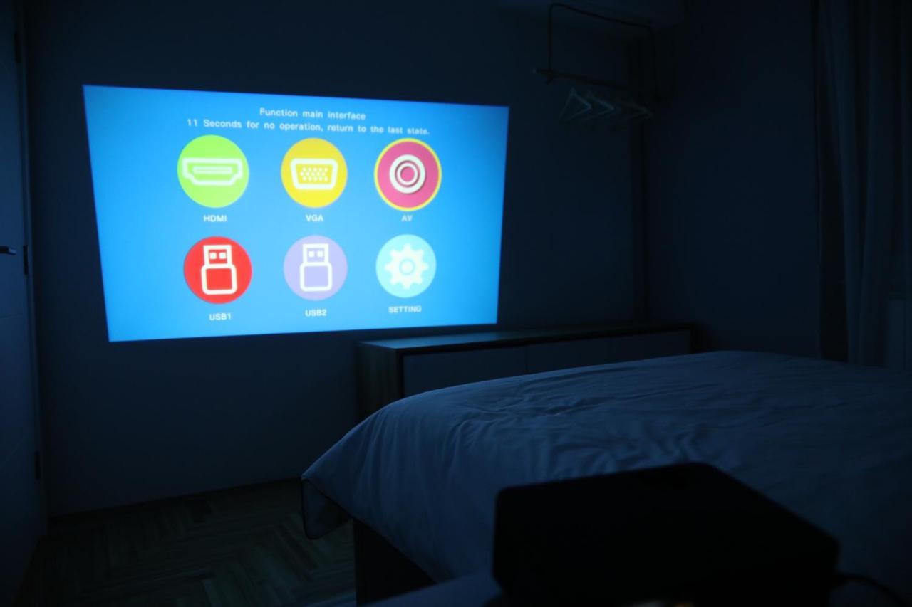 Modern Living Apt - Emberly - Private Parking Нови Сад Екстериор снимка